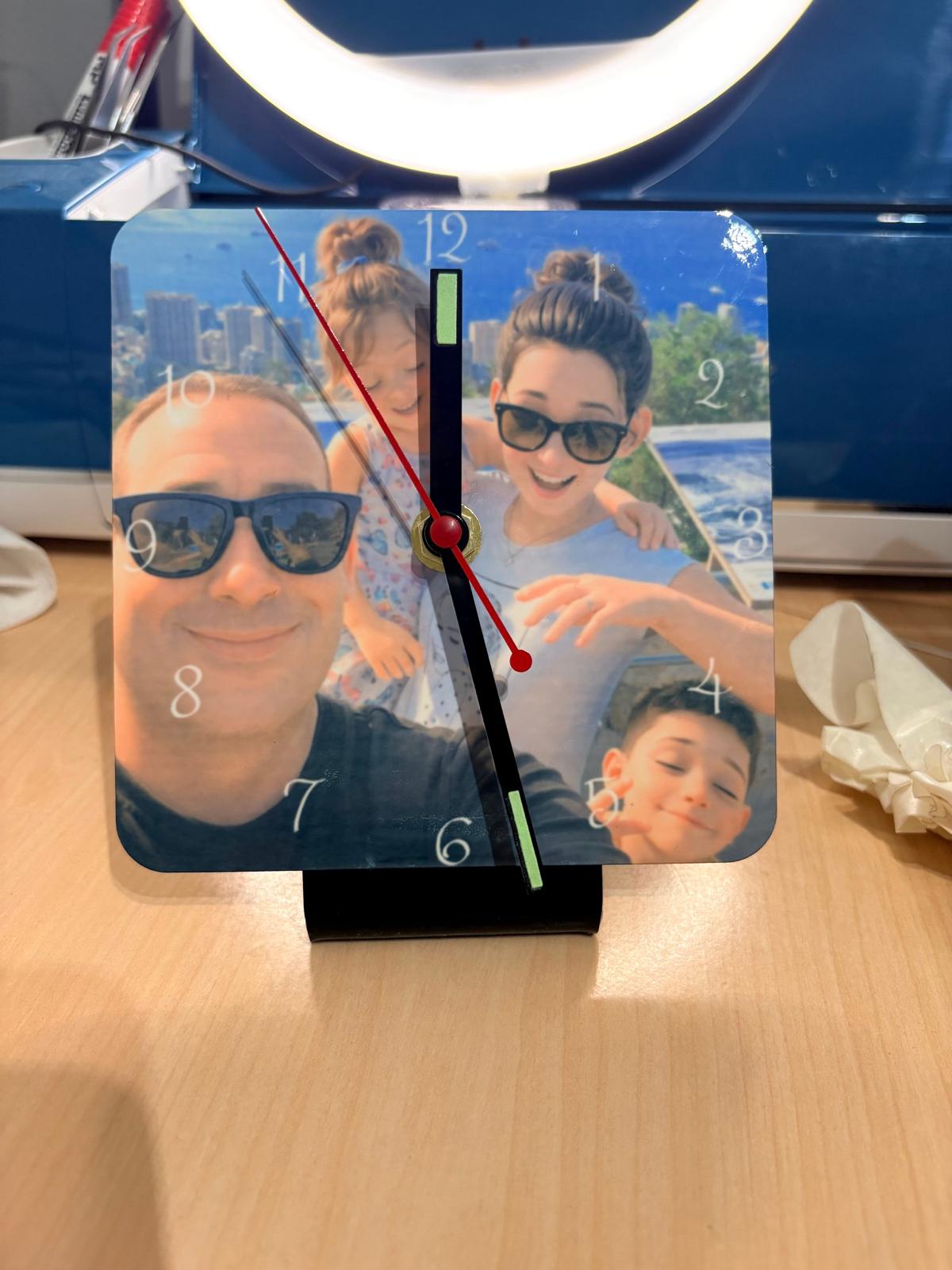 Reloj de sobremesa personalizado